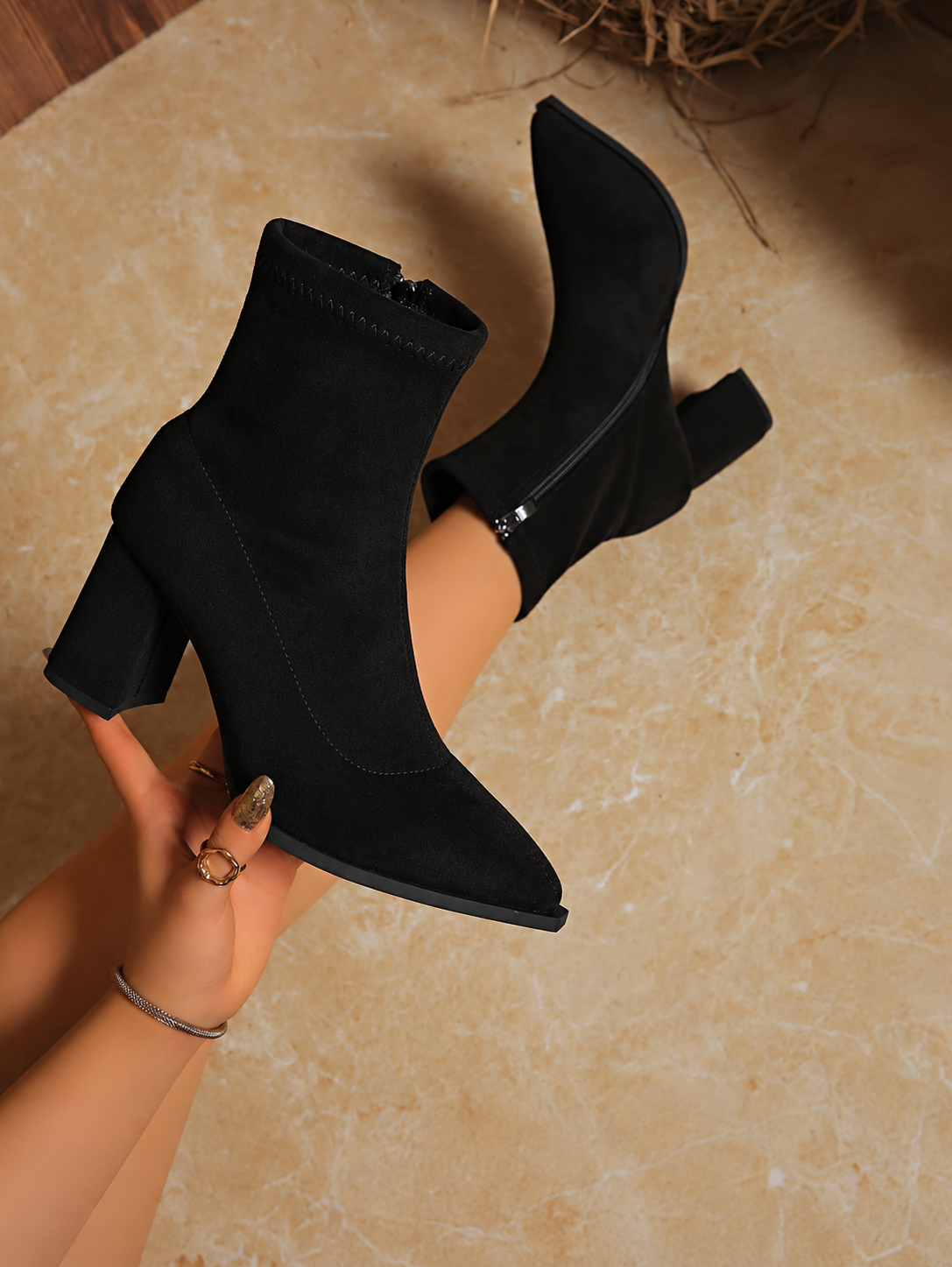 Black pointed ankle boots - Lana Fiorelli