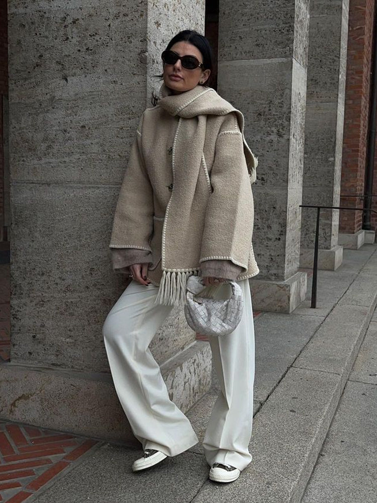 Wrap coat detail - Lana Fiorelli