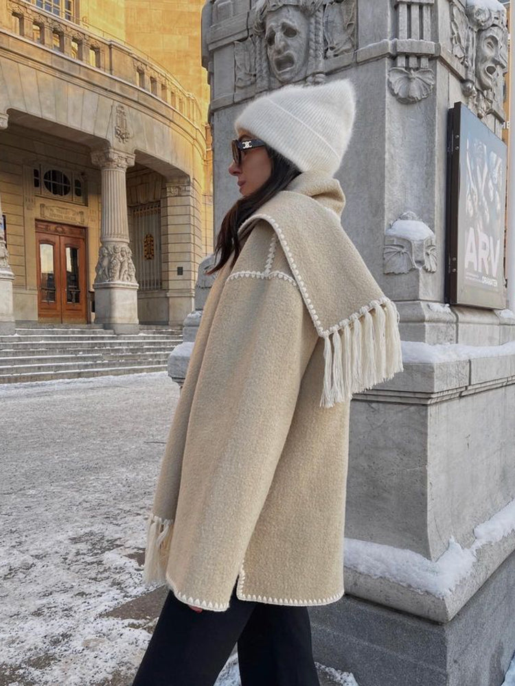 Wrap coat detail - Lana Fiorelli