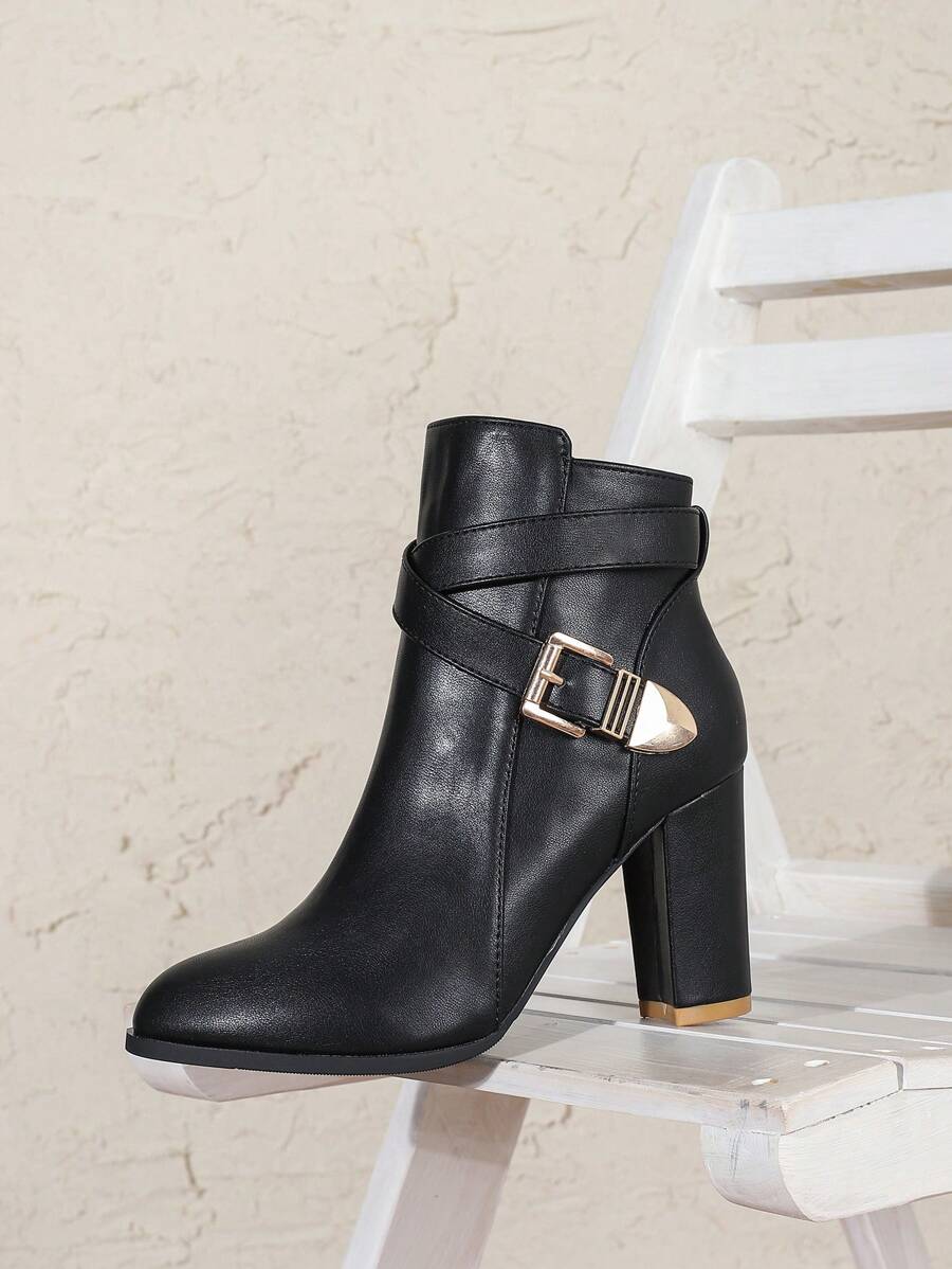 Black buckle strap ankle boots - Lana Fiorelli
