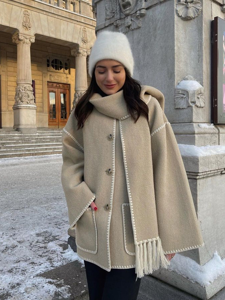 Wrap coat detail - Lana Fiorelli